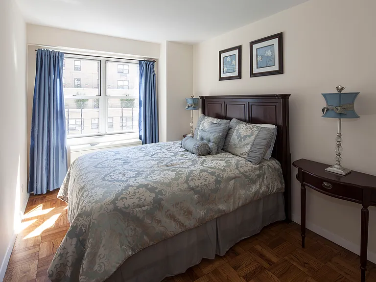 136 E 56th St #14D — Photo 7