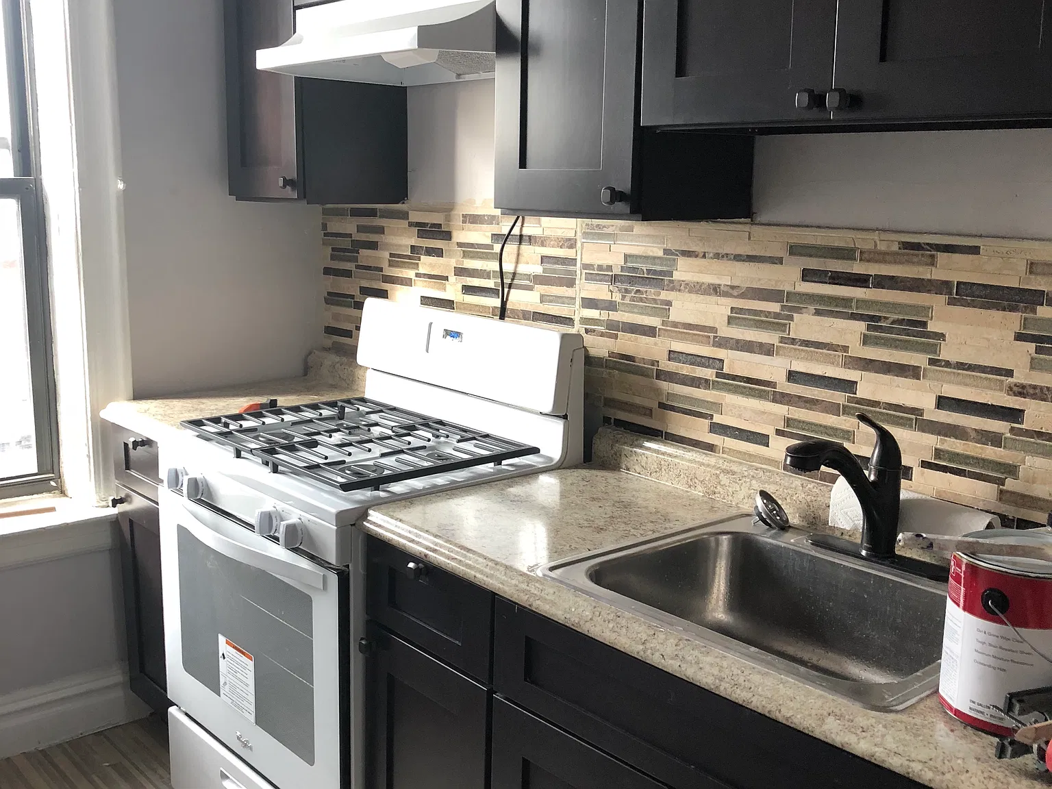 2 bed, 1000 sqft, $1,952 — Photo 1