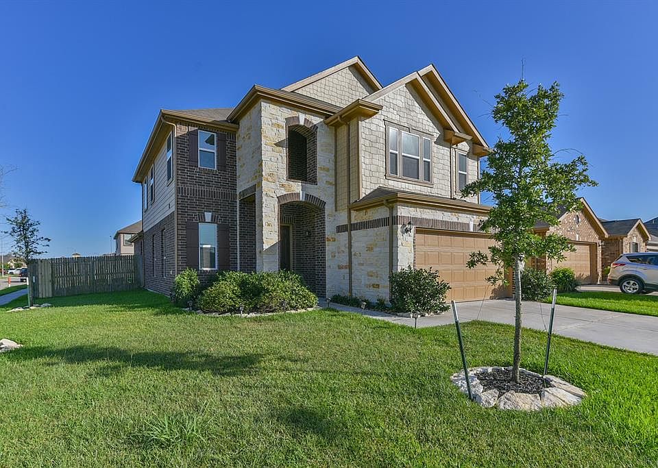1st image of 4003 Fernglade Dr