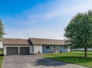 S10342 Old Bluff Trl, Sauk City, WI 53583