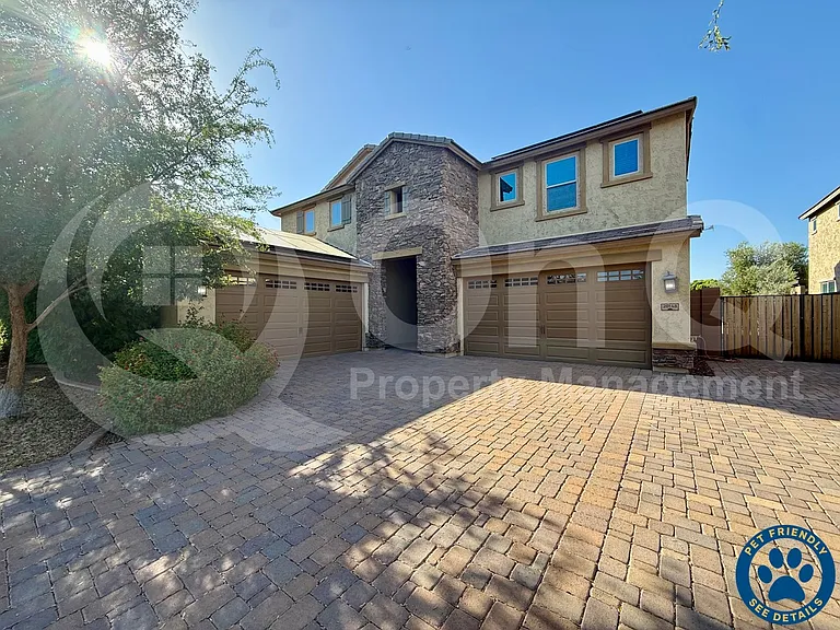 20148 E Broadmoor Trl — Photo 1