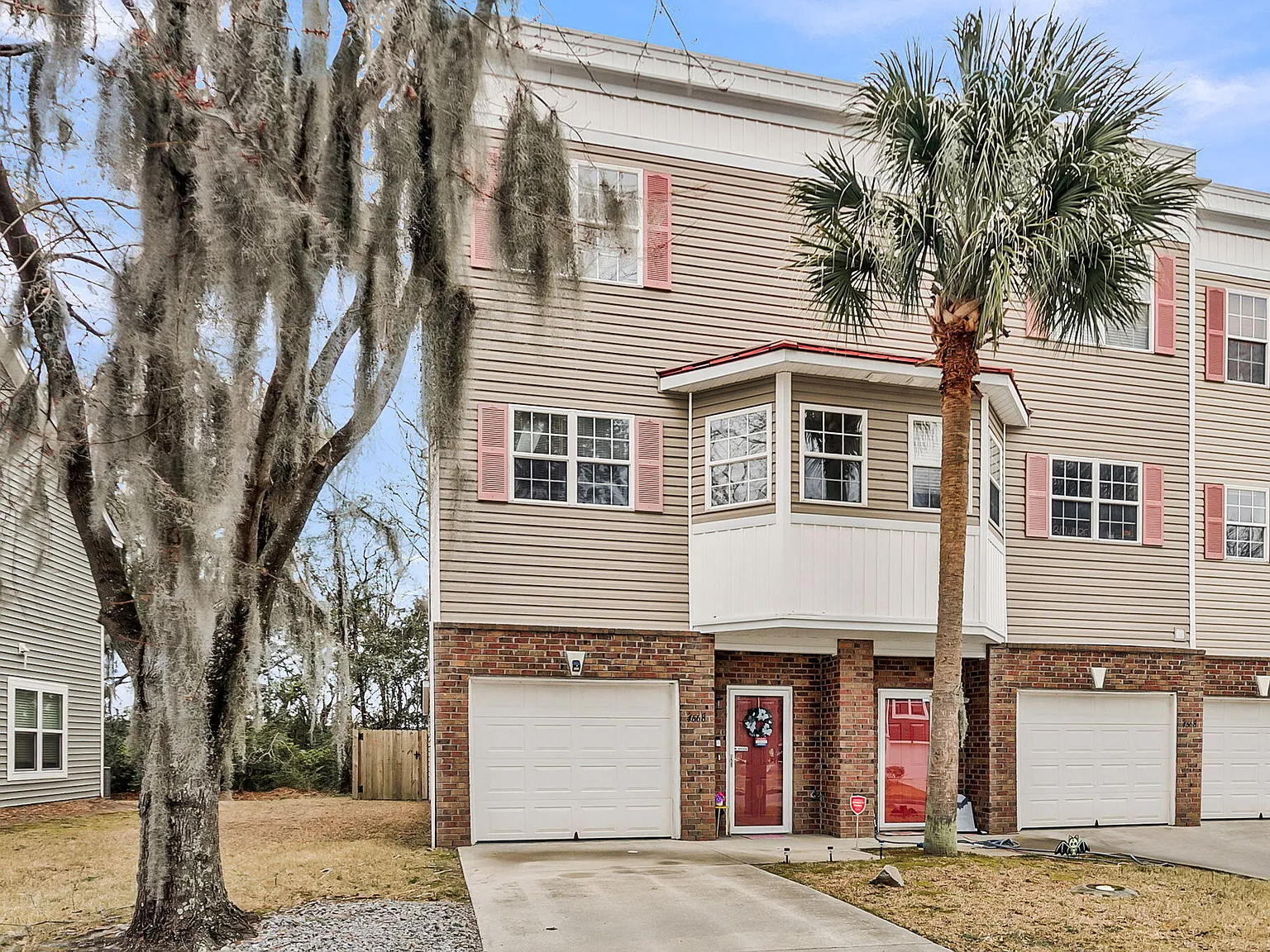 3 bed, 2.5 bath, 1810 sqft, $1,950 — Photo 1