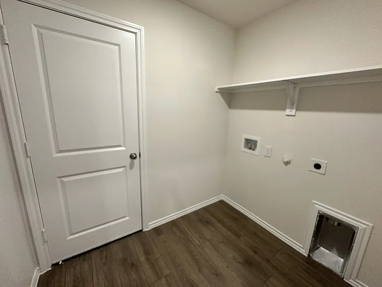 1153 Northfield Dr — Photo 16