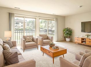 Glencoe Hills, Ann Arbor, MI 48108