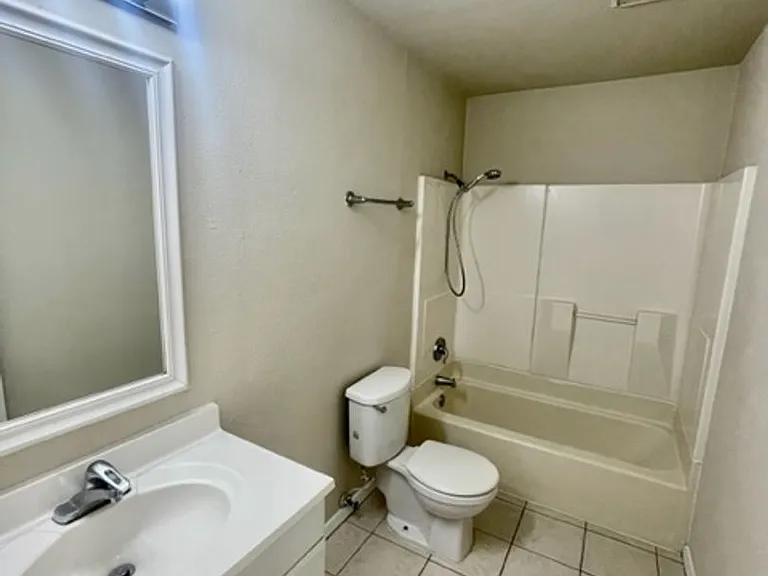 1500 Lake Shore Dr #207 — Photo 7