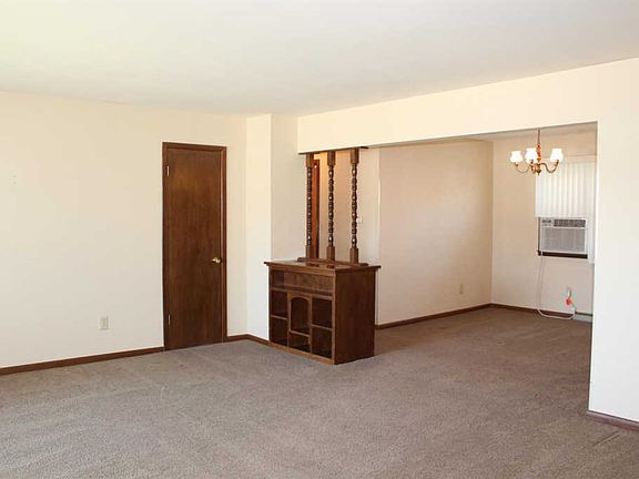 5th image of 216 E 13th St