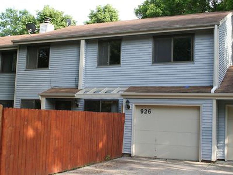 1st image of 926 Breezewood Cir