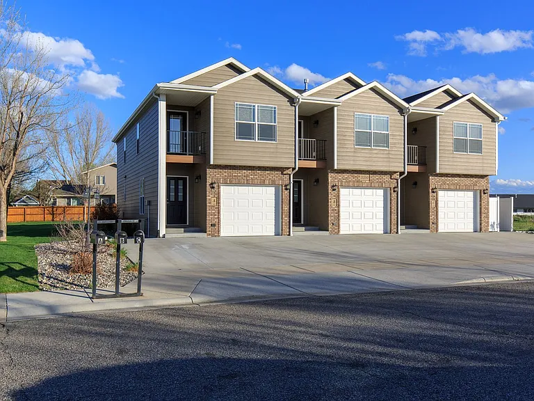 3350 Crater Lake Ave #A — Photo 2