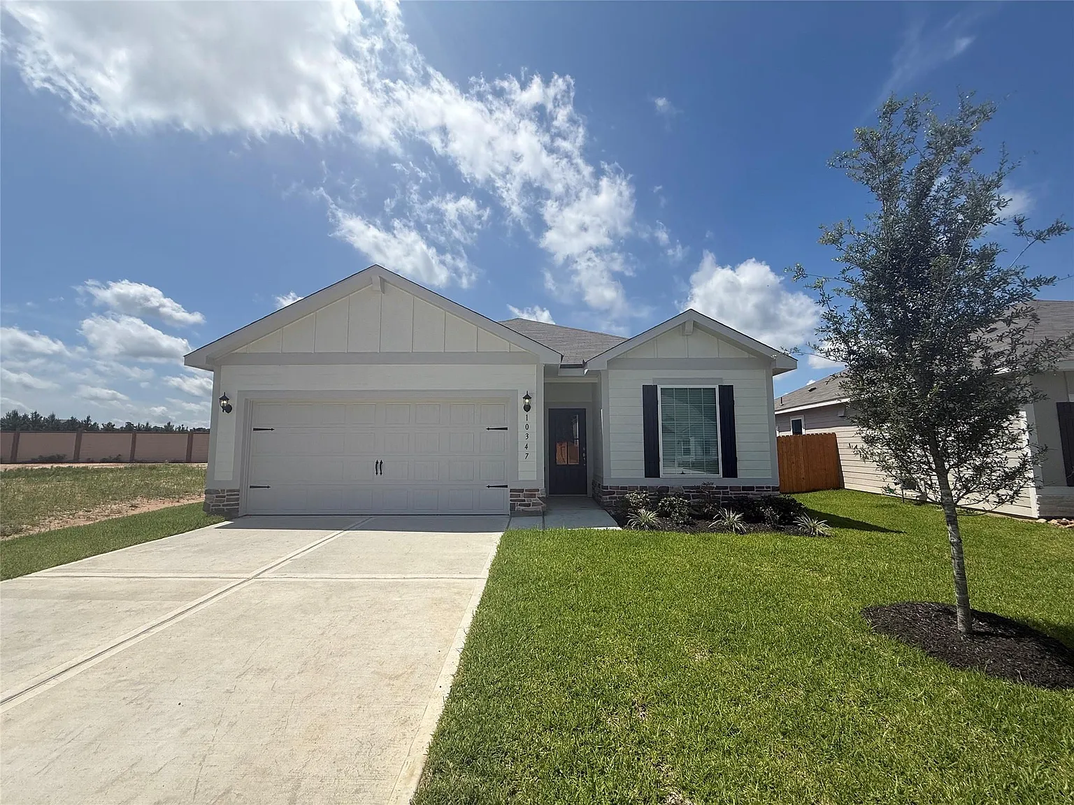 3 bed, 2.0 bath, 1570 sqft, $2,125 — Photo 1
