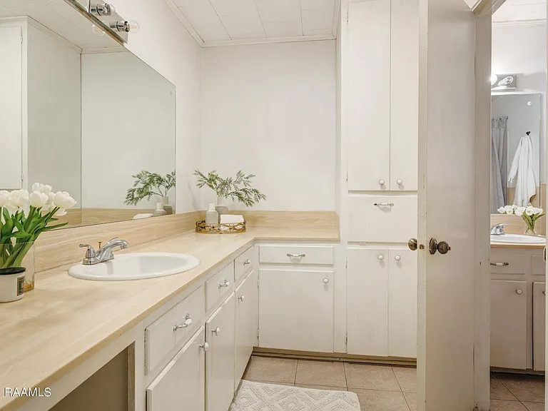 512 Monarch Dr — Photo 17