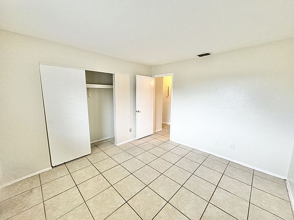 5th image of 1800-1880 Sunshine Blvd #1