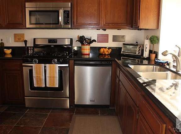 4th image of 292 Japonica Ave