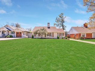 1104 Park Manor St, Nichols Hills, OK 73116