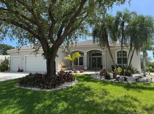 104 Raphael Pl, Nokomis, FL 34275