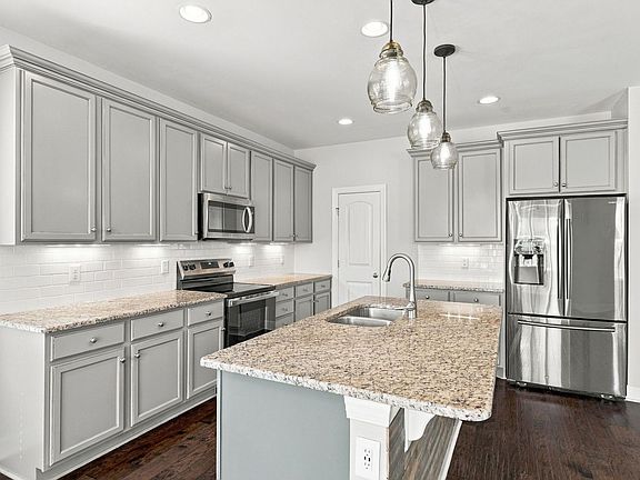 3rd image of 4708 Venito St