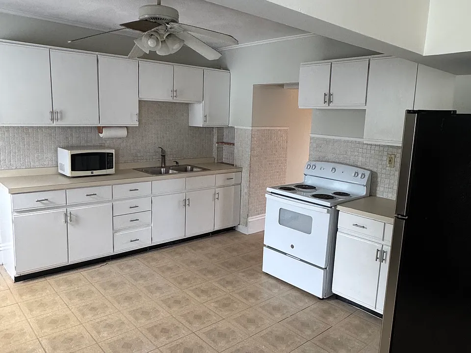21 Addison St #2