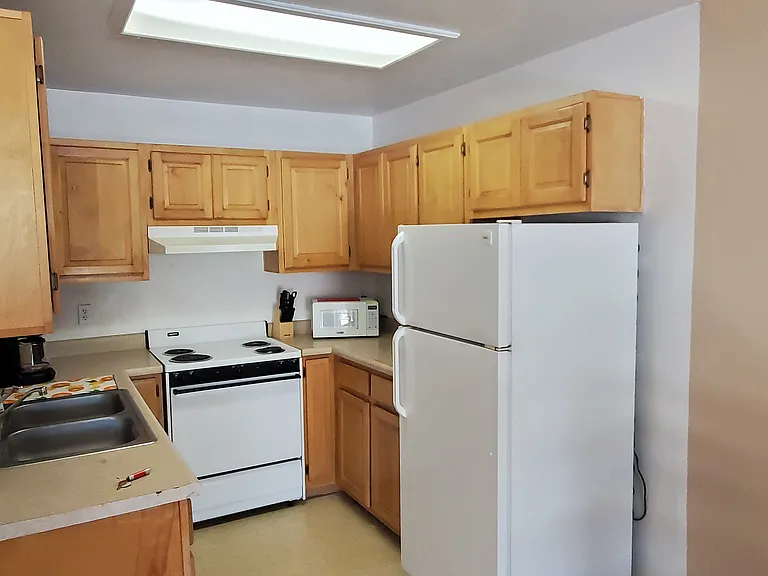 355 S Sahuaro St #A4 — Photo 5