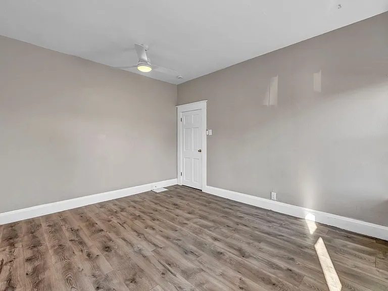 1637 C St — Photo 23
