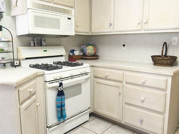 3rd image of 1001 Orange Ln