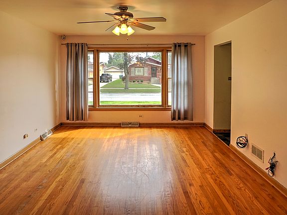 4th image of 4616 W 98th Pl