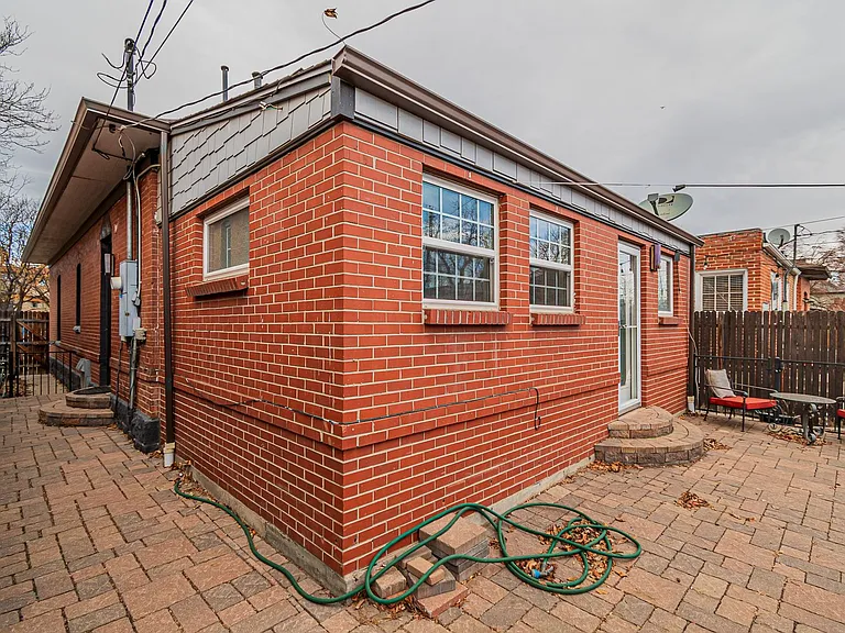 908 S Washington St — Photo 36