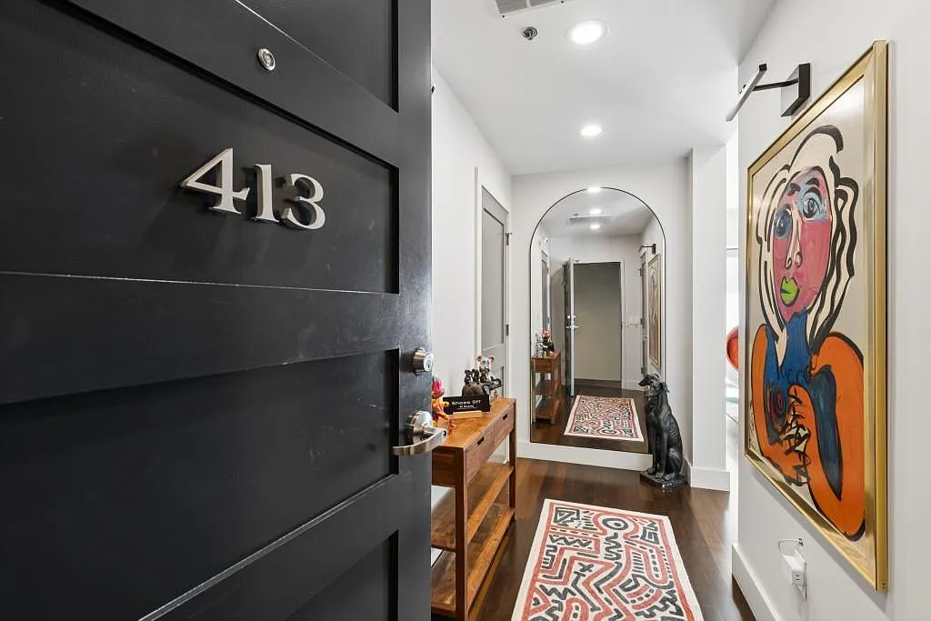 2 bed, 2.0 bath, 1218 sqft, $3,250 — Photo 2
