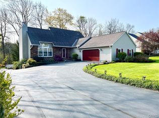 31 Brookwood Dr, Oswego, NY 13126