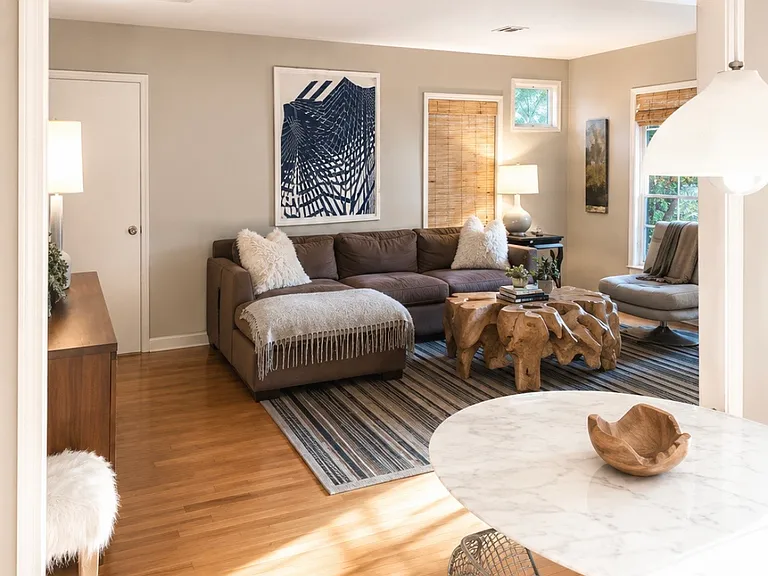 3817 Grayson Ln — Photo 3