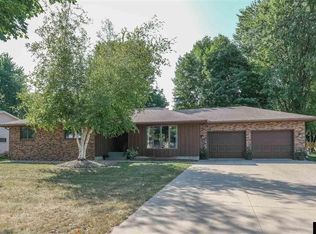 512 4th St NW, New Richland, MN 56072