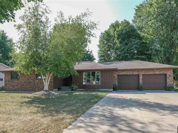 512 4th St NW, New Richland, MN 56072