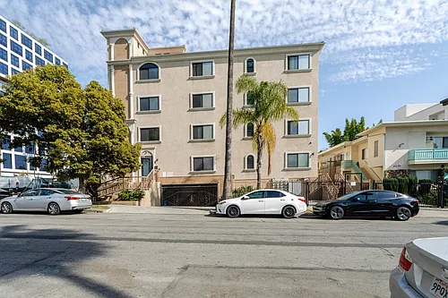 1466 Tamarind Ave #304 Photo 1
