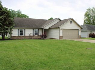 16 Freeman Dr, Rossville, IN 46065