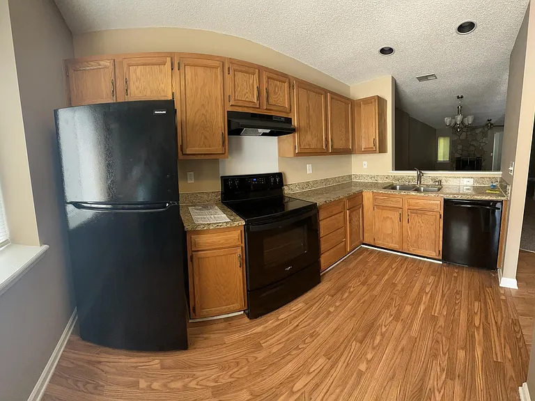 4114 N Course Dr — Photo 3