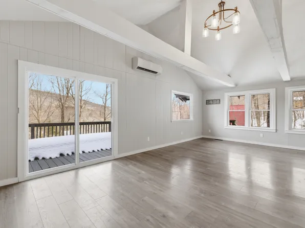 (undisclosed Address), Newbury, NH 03255
