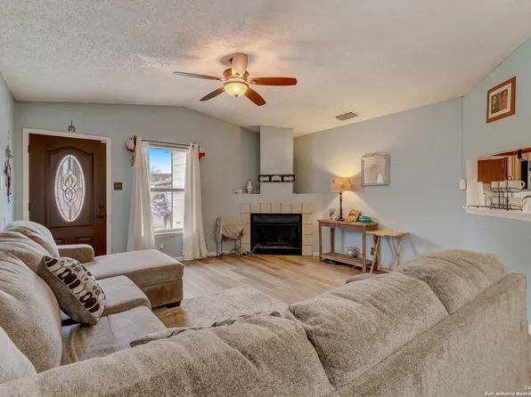 6006 Glacier Sun Dr, San Antonio, TX 78244