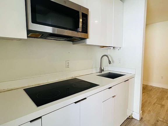 4th image of 110 NW 58th St #1