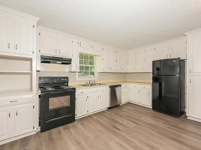 43 Pool Cir — Photo 6