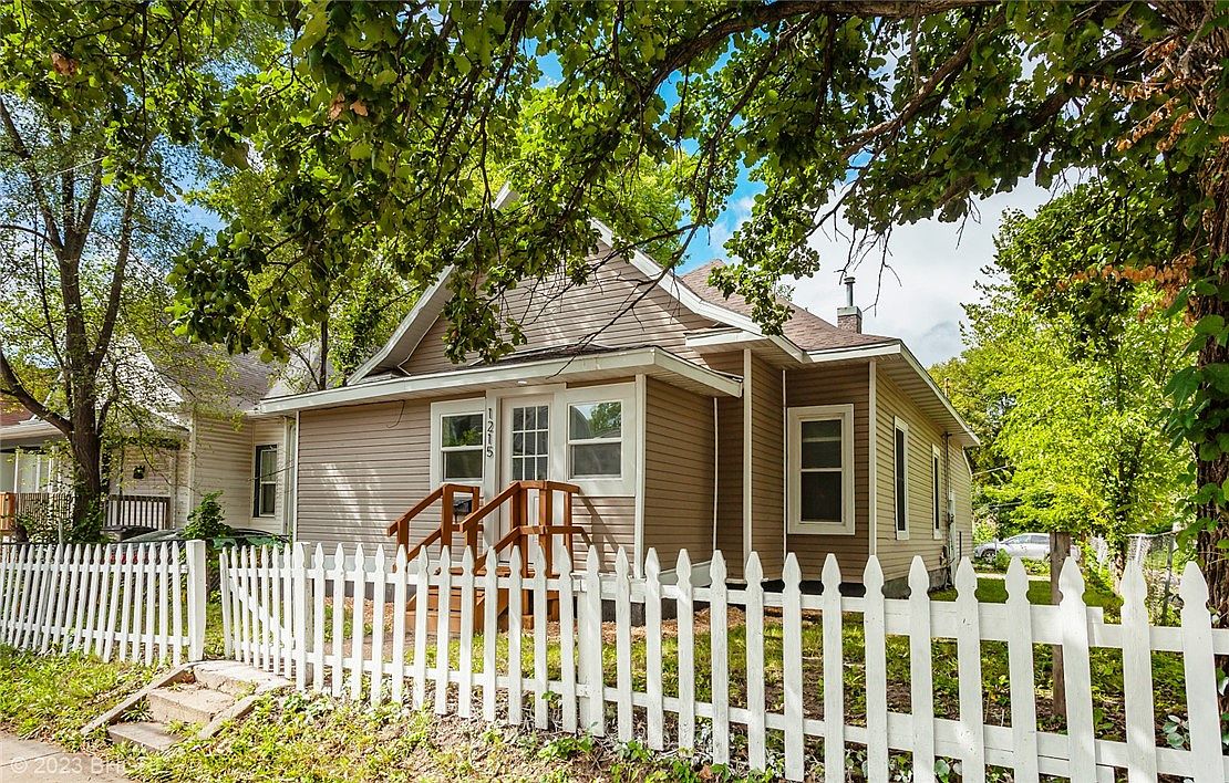 1215 Clark St, Des Moines, IA 50314 MLS 680981 Zillow