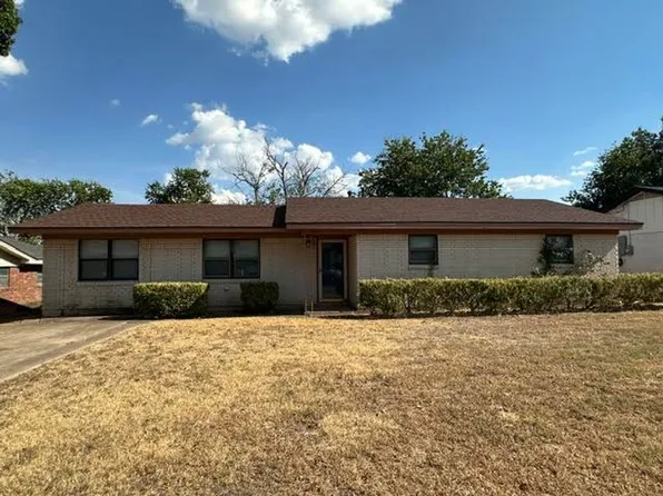 301 Sunset Blvd, Hewitt, TX 76643