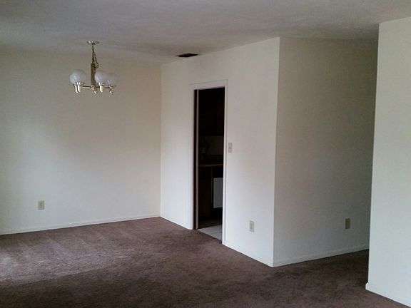 3rd image of 157C Locke St