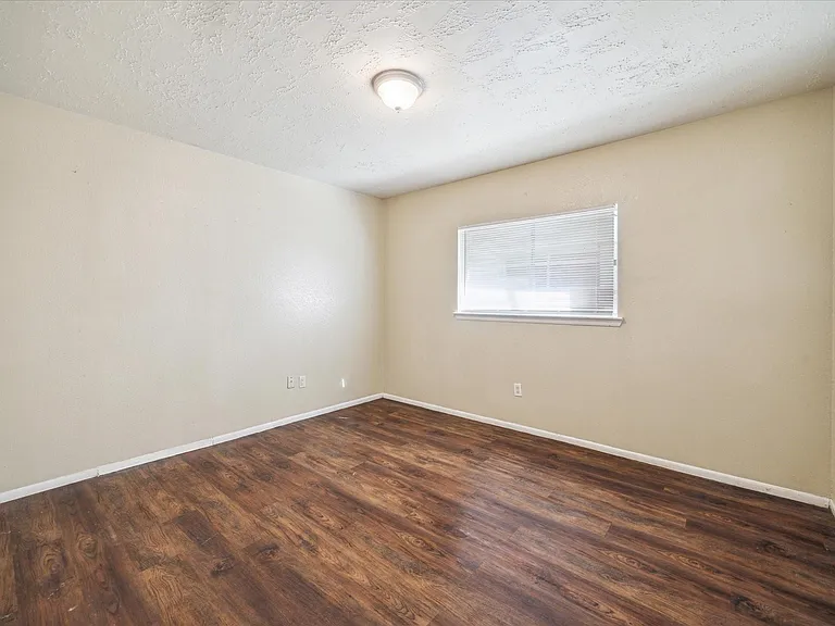 23902 Silversmith Ln — Photo 6