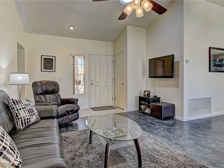 8912 Signal Terrace Dr — Photo 7