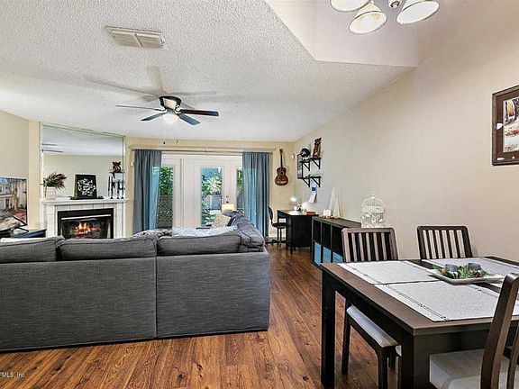 4th image of 3546 Chestnut Hill Ct