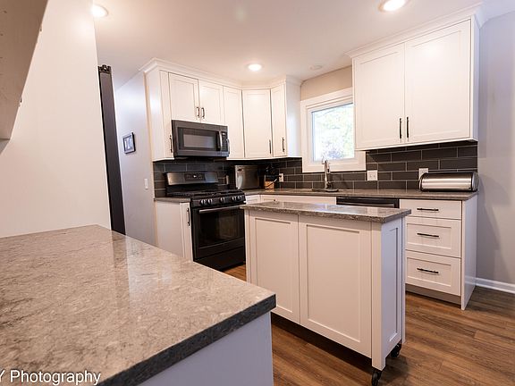 4th image of 1641 Willowbrook Dr