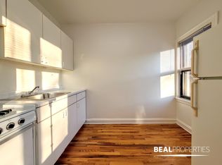 540 W. Wellington, Chicago, IL 60657