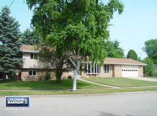 233 Evergreen Ct, Burlington, WI 53105