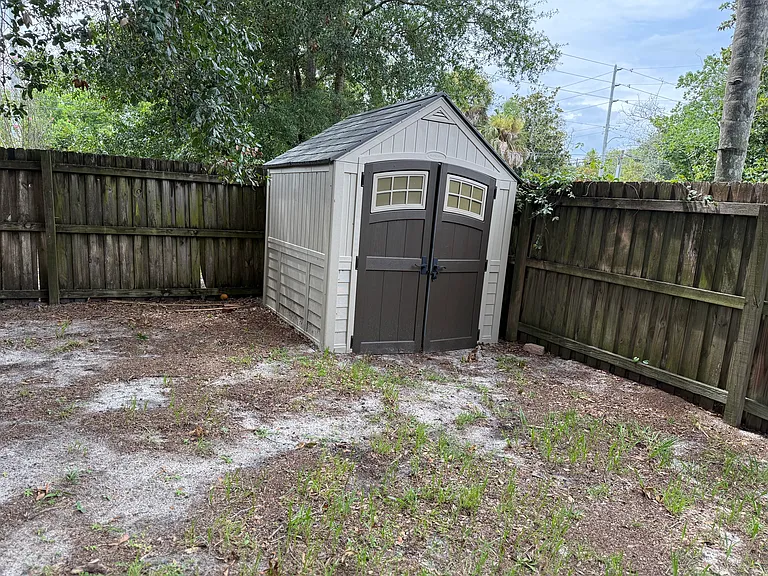 213 Thomas Dr — Photo 22