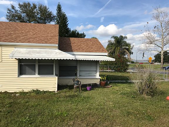 5th image of 802 Interlachen Pkwy