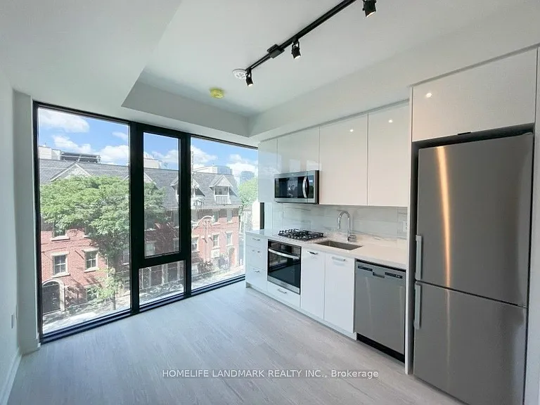 195 McCaul St #219 — Photo 2