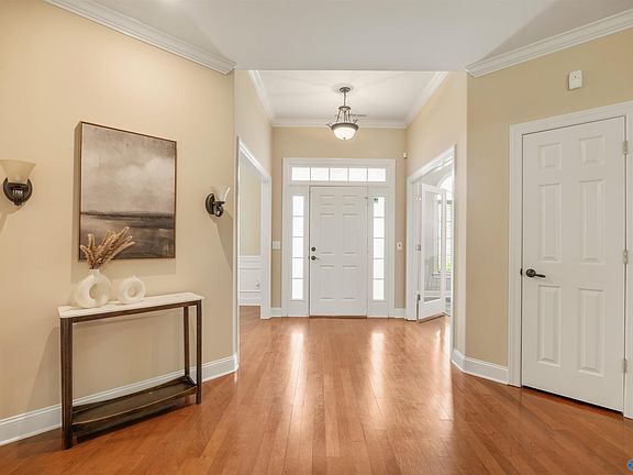 3rd image of 124 Pearle Cove Dr